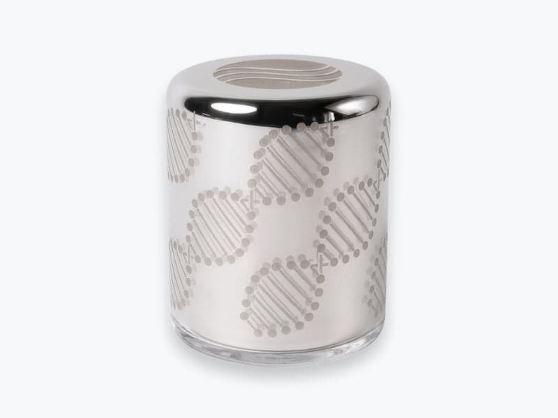 Stříbrné zařízení Somavedic Elaura Silver na bílém pozadí.